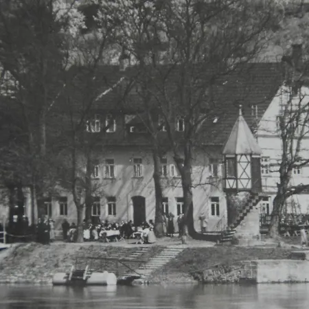 Zum Weserdampfschiff 3*