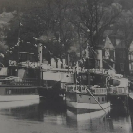 Hotel Zum Weserdampfschiff 3*